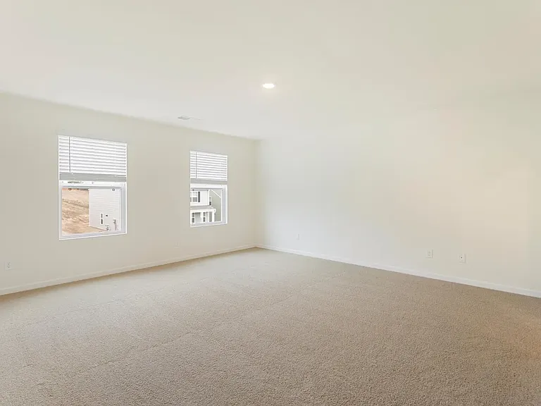 293 Quarter St — Photo 6