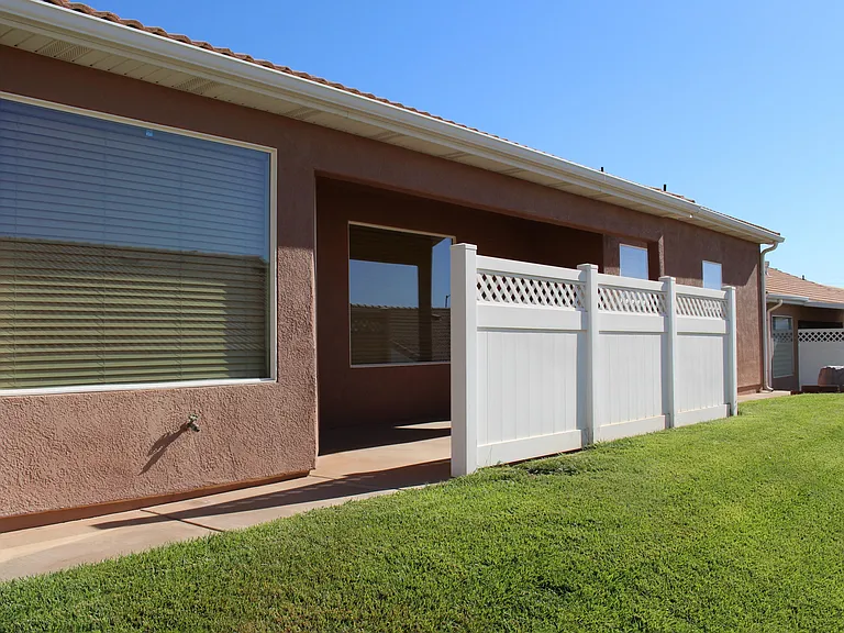 210 N Mall Dr — Photo 2