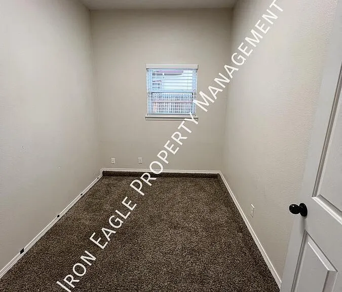 1451 E Beagle St — Photo 10