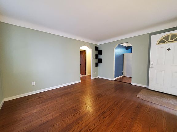 5th image of 15863 Hanover Ave