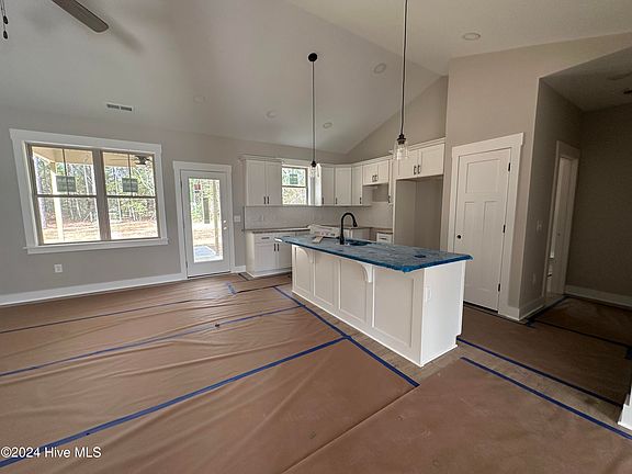 4th image of 57 N Rowsham Place