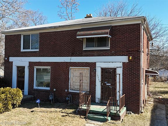 2nd image of 15732-34 Meyers Rd