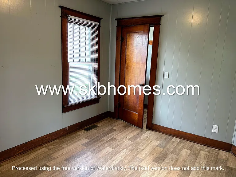 403 W 13th St — Photo 8