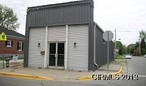 2nd image of 823 W Jefferson St
