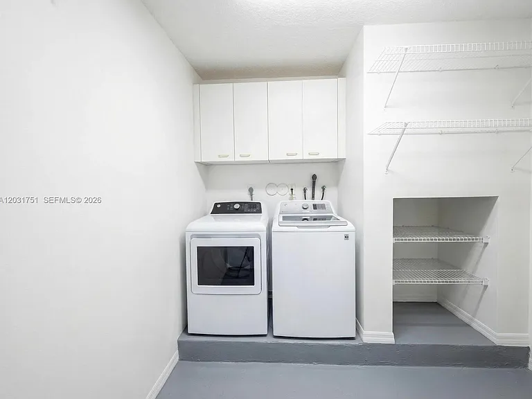 1145 W Lake St — Photo 13