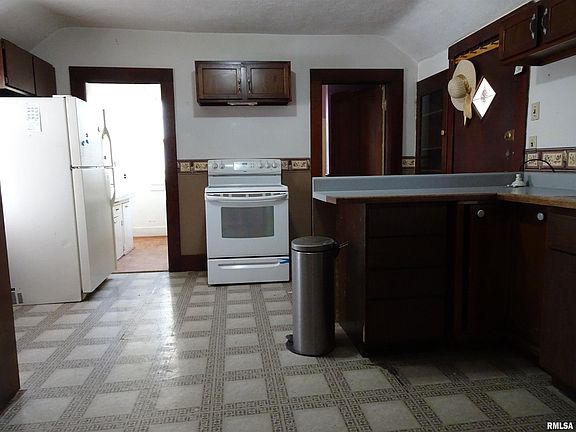 4th image of 1303 Bridge Ave