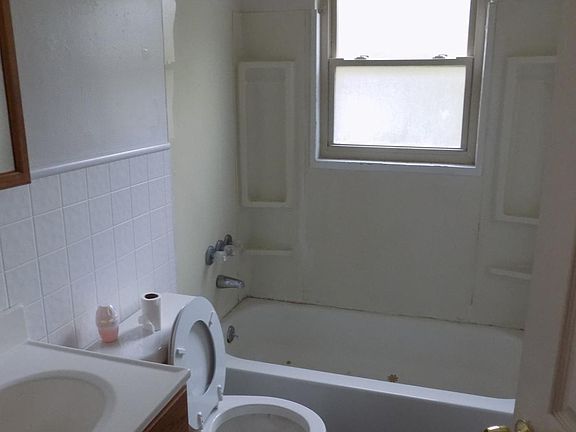 5th image of 8854 Granada Pl