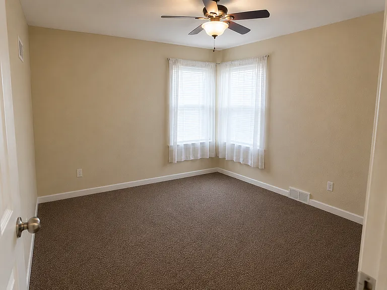 6023 W B St — Photo 7