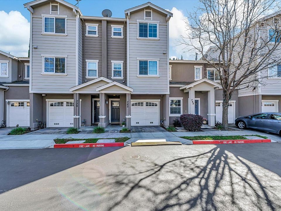 1st image of 742 Paula Ct