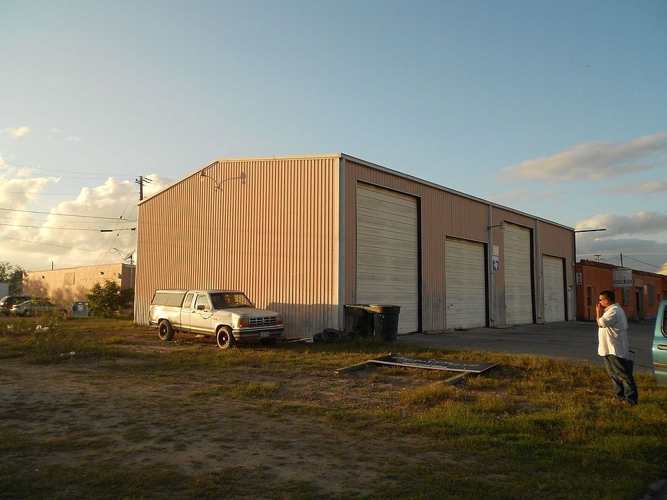 2nd image of 418 Gray Lane Ave