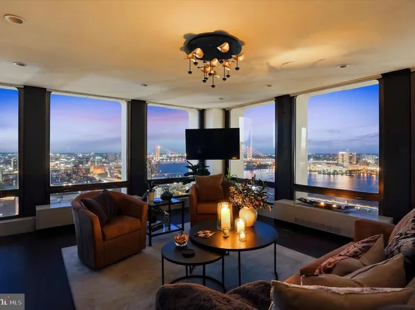 200 Locust St #29DN, Philadelphia, PA 19106