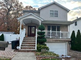 206 Pacific Ave, Staten Island, NY 10312
