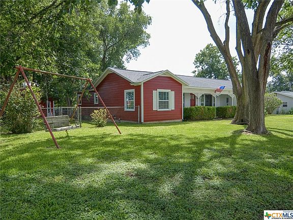 3rd image of 303 S Avenue E