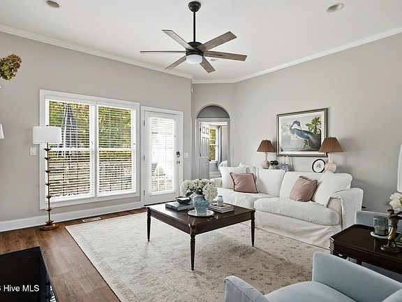 5th image of 101 Belmont Court
