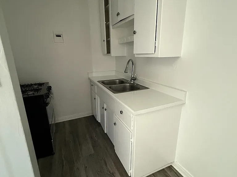 912 E La Palma — Photo 17