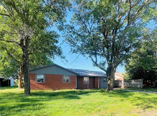 2217 7th St, Prague, OK 74864