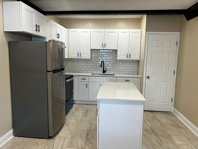 10102 Main St #1A — Photo 7