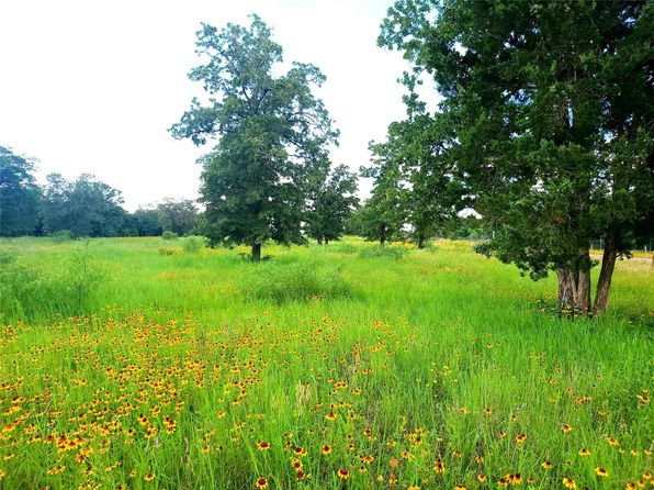 1825 Armstrong Derry Rd, Waelder, TX 78959