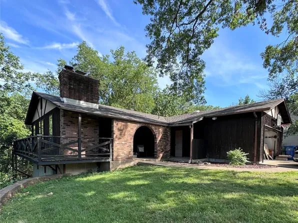 1302 Primrose Dr, Arnold, MO 63010