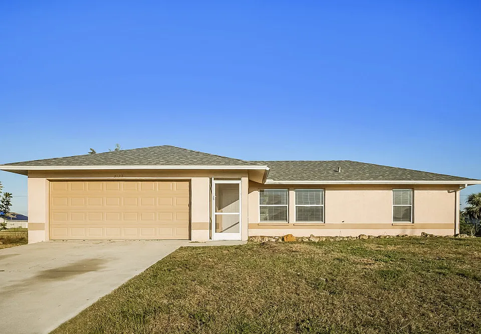 2123 NE 4th Pl