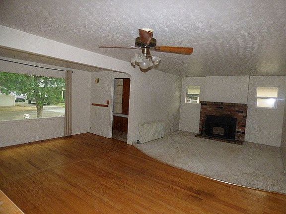 5th image of 608 W Erie St