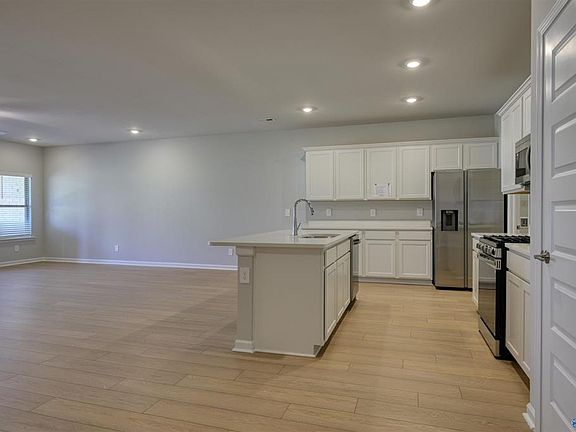 5th image of 6002 Gardner Maples Dr
