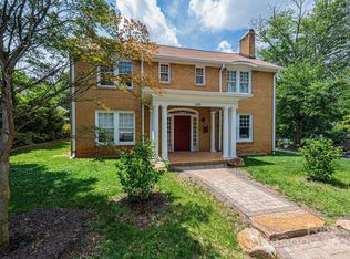 625 2nd St NE, Hickory, NC 28601