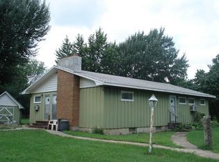 910 S 7th St, Burlington, KS 66839