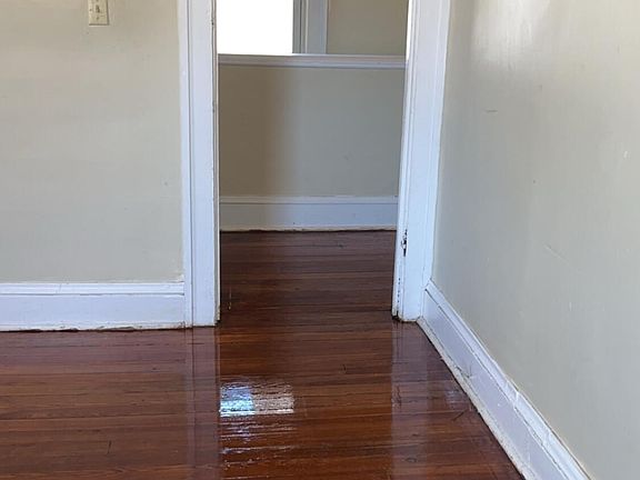 4th image of 2414 Delaware Ave NW