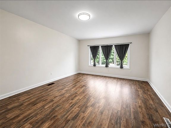 2nd image of 392 Leroy Ave