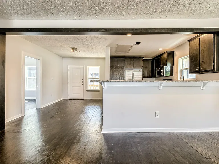 519 W Clay St #2 — Photo 6