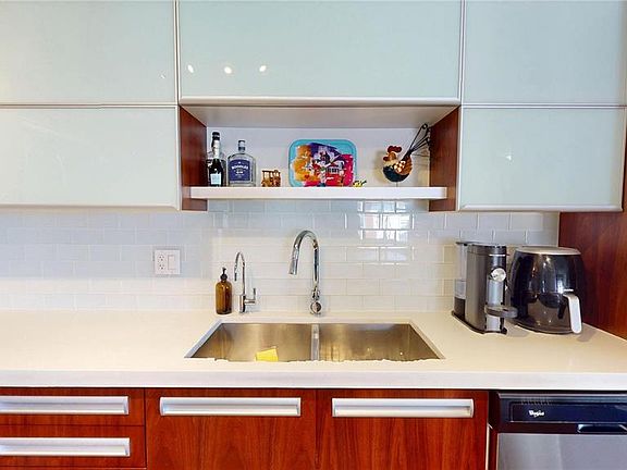 5th image of UNIT 2012-1015 Patrick CRESCENT