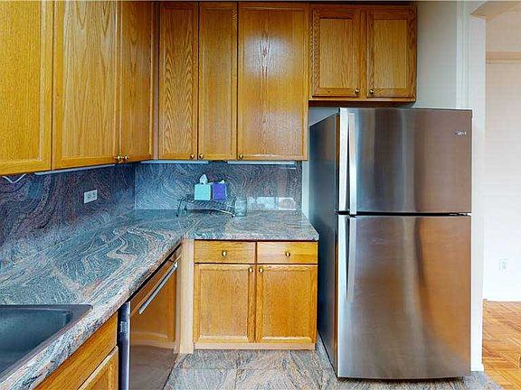 2nd image of 474 48th Ave APT 14L