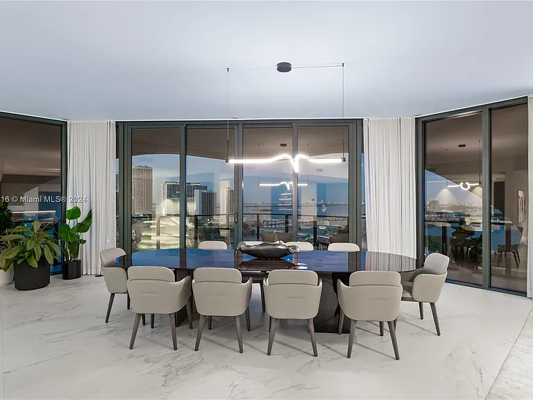 1000 Biscayne Blvd #2402 — Photo 2