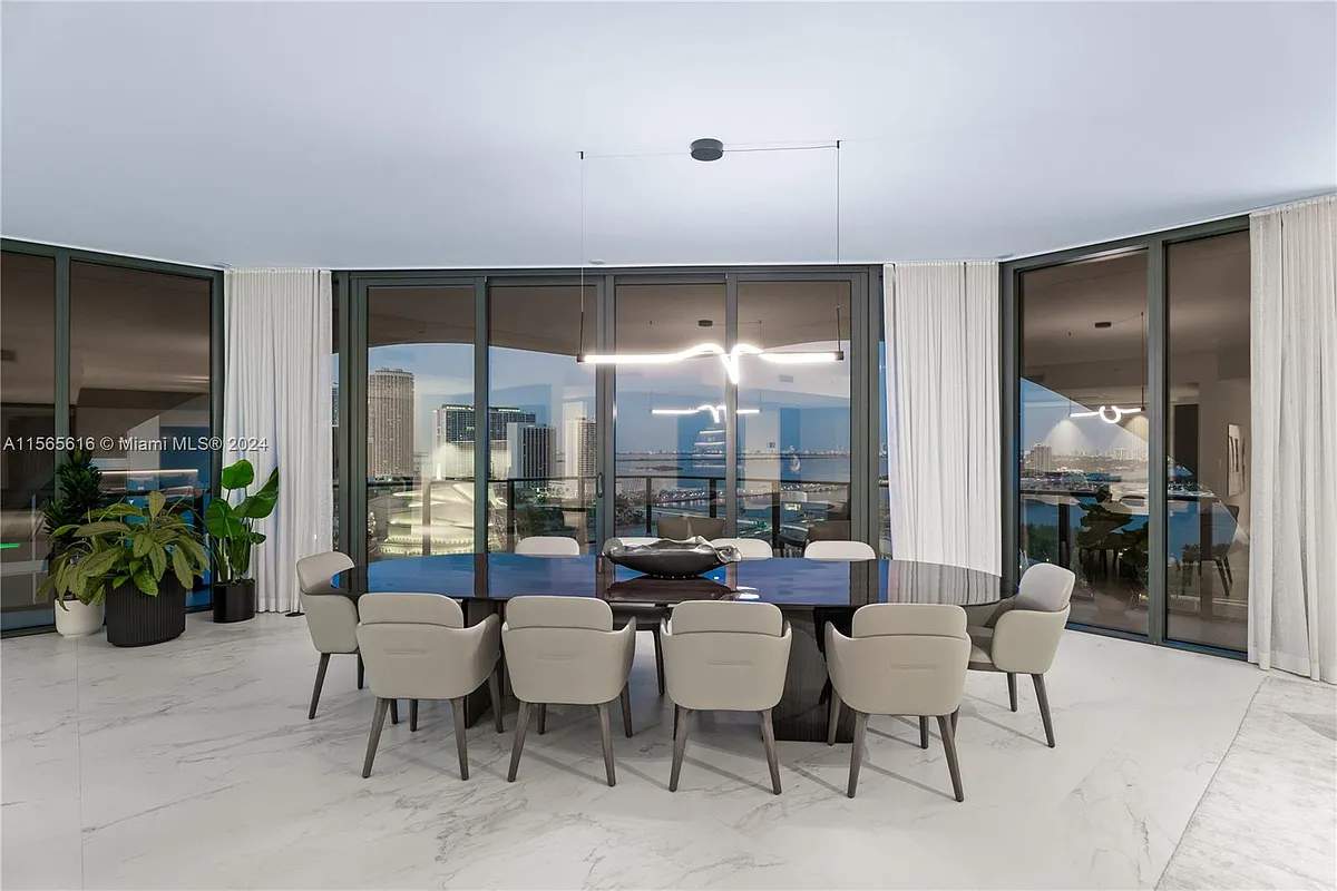 Building Photo - 1000 Biscayne Blvd #2402