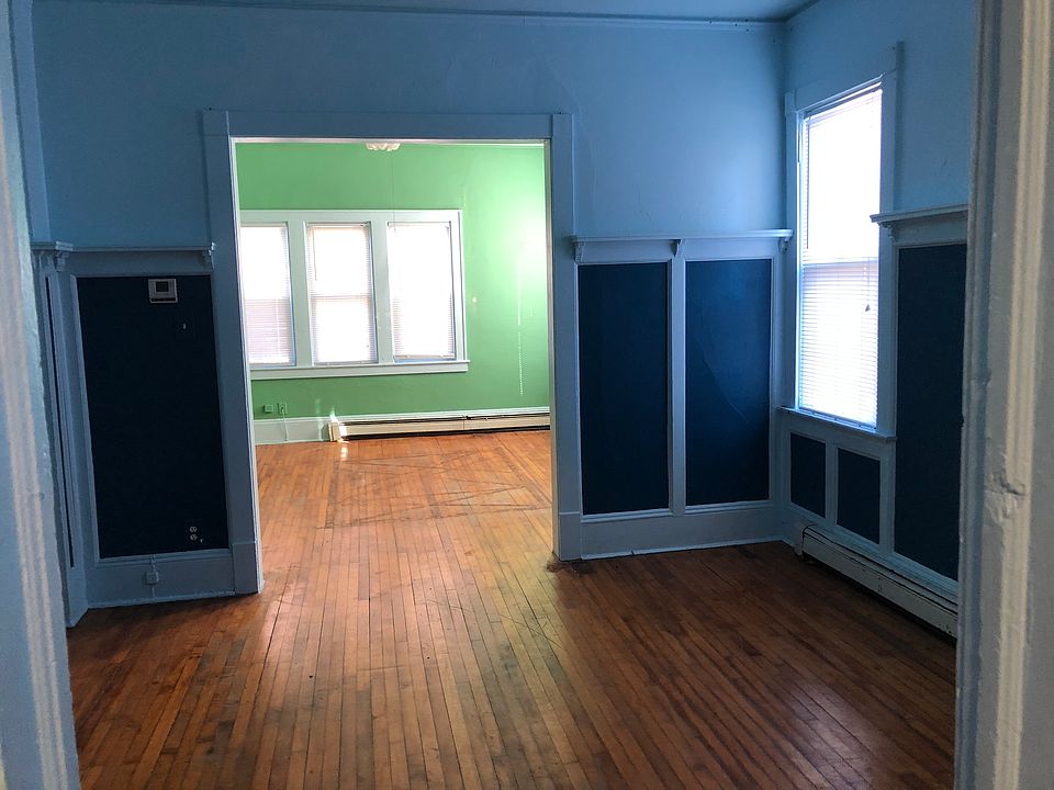 1st image of 2464 N Bremen St APT 2