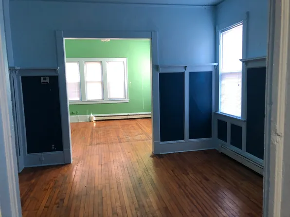 2464 N Bremen St APT 2, Milwaukee, WI 53212