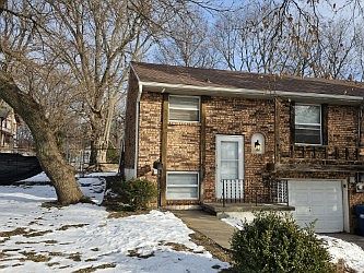 3rd image of 1513 S Hardy Ave