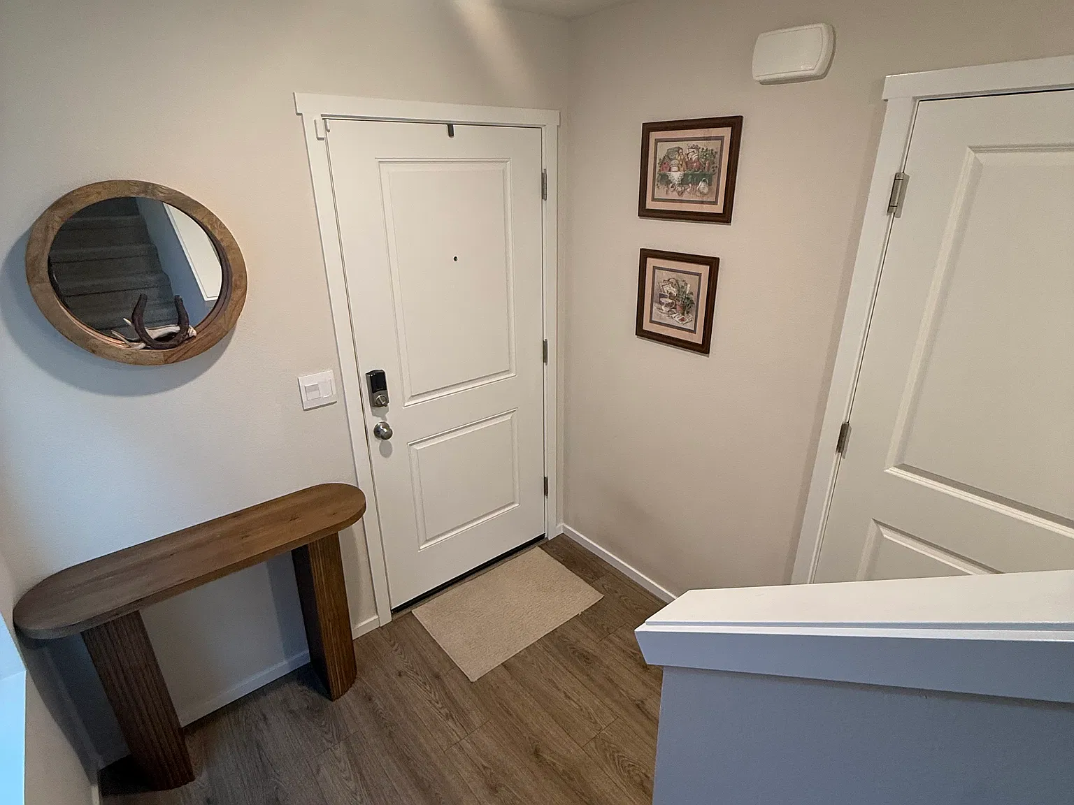 3 bed, 1353 sqft, $3,100 — Photo 3