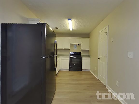 5th image of 1436 Little Creek Dr