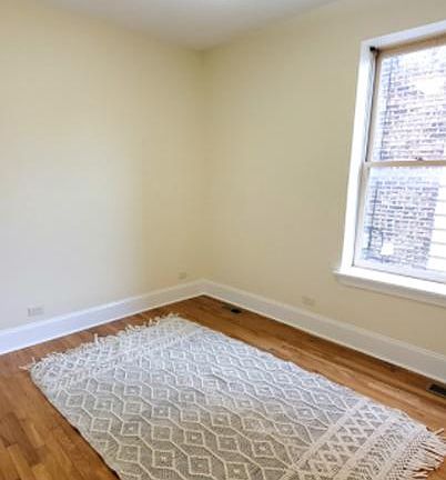 5th image of 2205 W Waveland Ave #1R