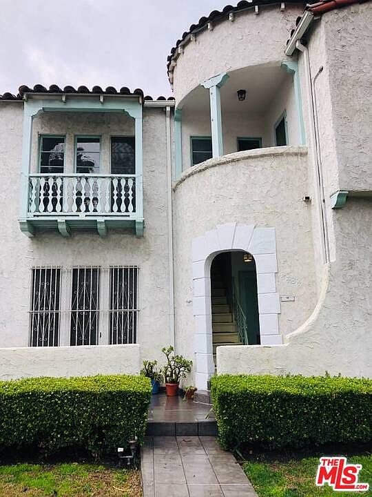 1st image of 8434 Blackburn Ave