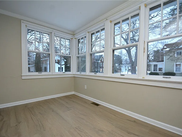 27 Boughton Ave — Photo 5