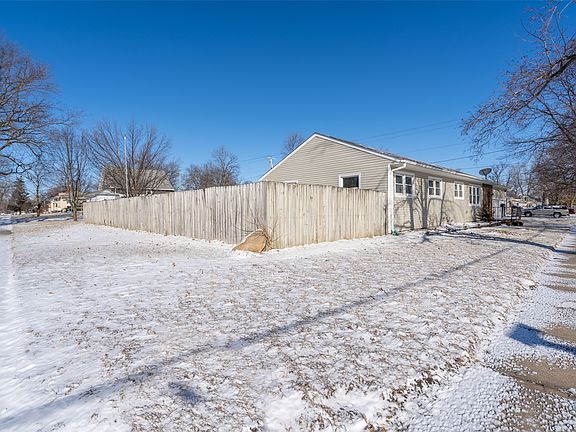 3rd image of 1105 16th St