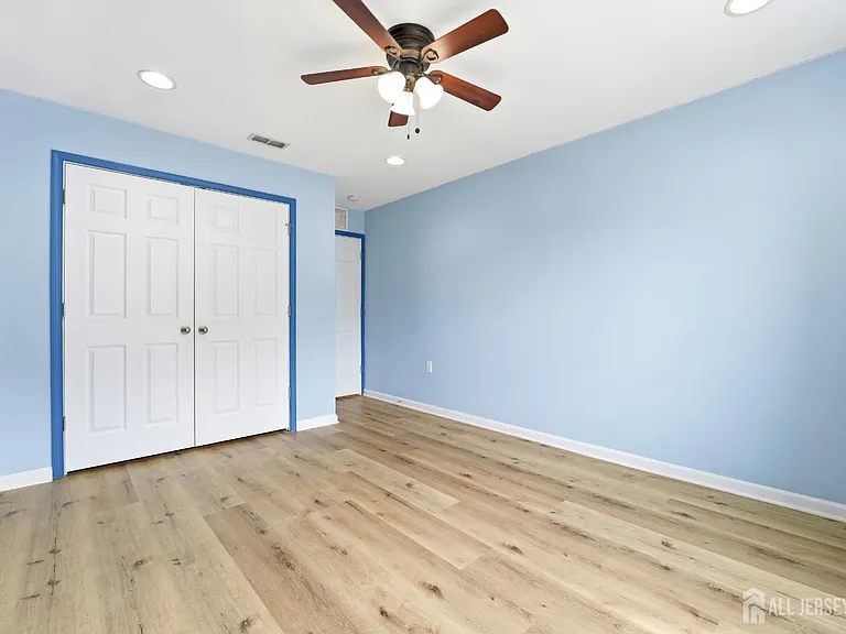 105 Pearce Ln S — Photo 29