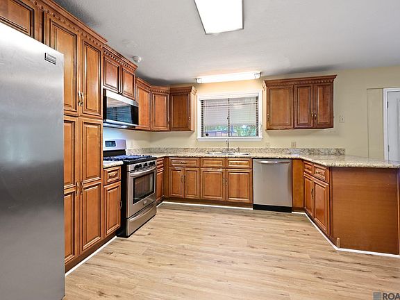 4th image of 9375 Cuyhanga Pkwy