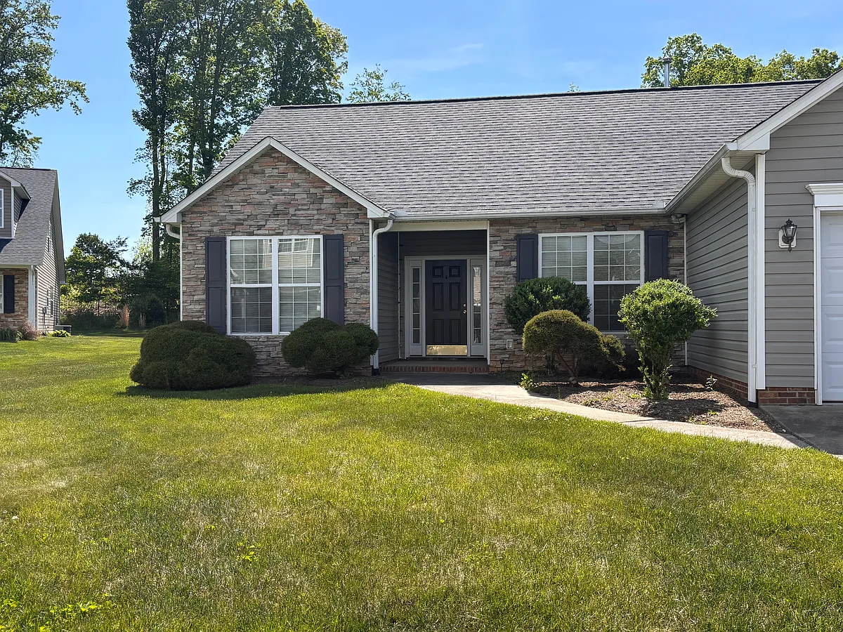 Building Photo - 7 Thornwood Ct