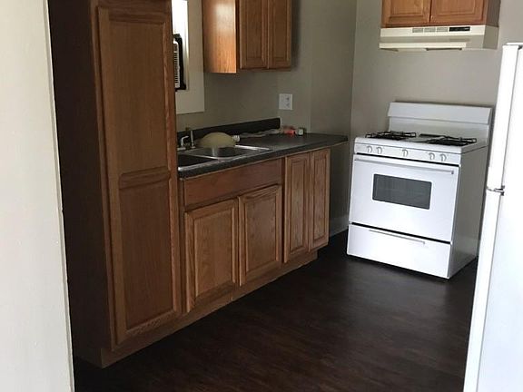 2nd image of 29 Parkview Ave