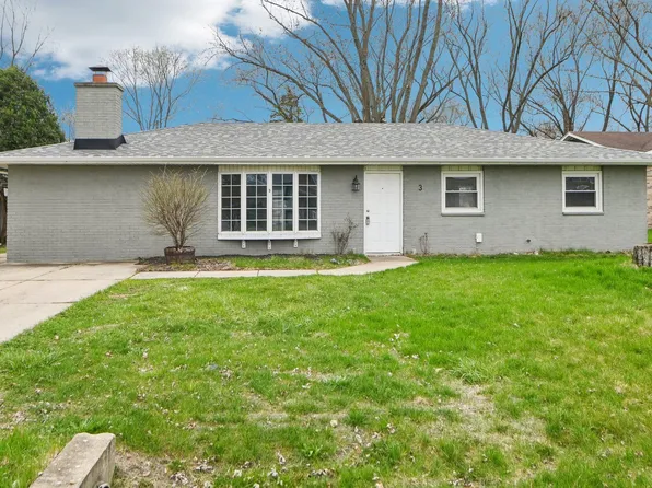 3 Marlin Dr, Oswego, IL 60543