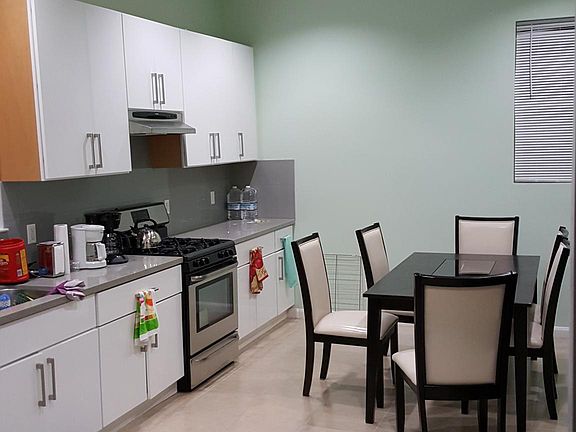 2nd image of 808 Capitol Ave #1
